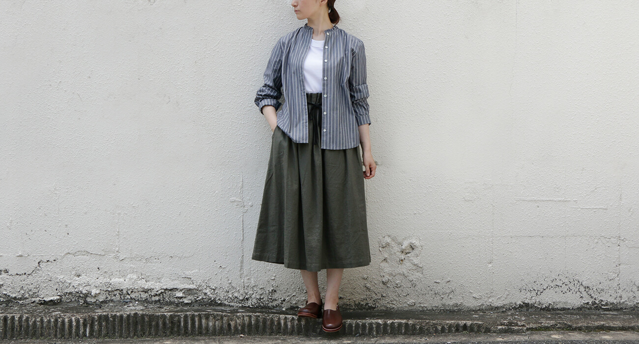 mumokuteki×LILASIC / コットンフリル襟長袖シャツ特集6” width=