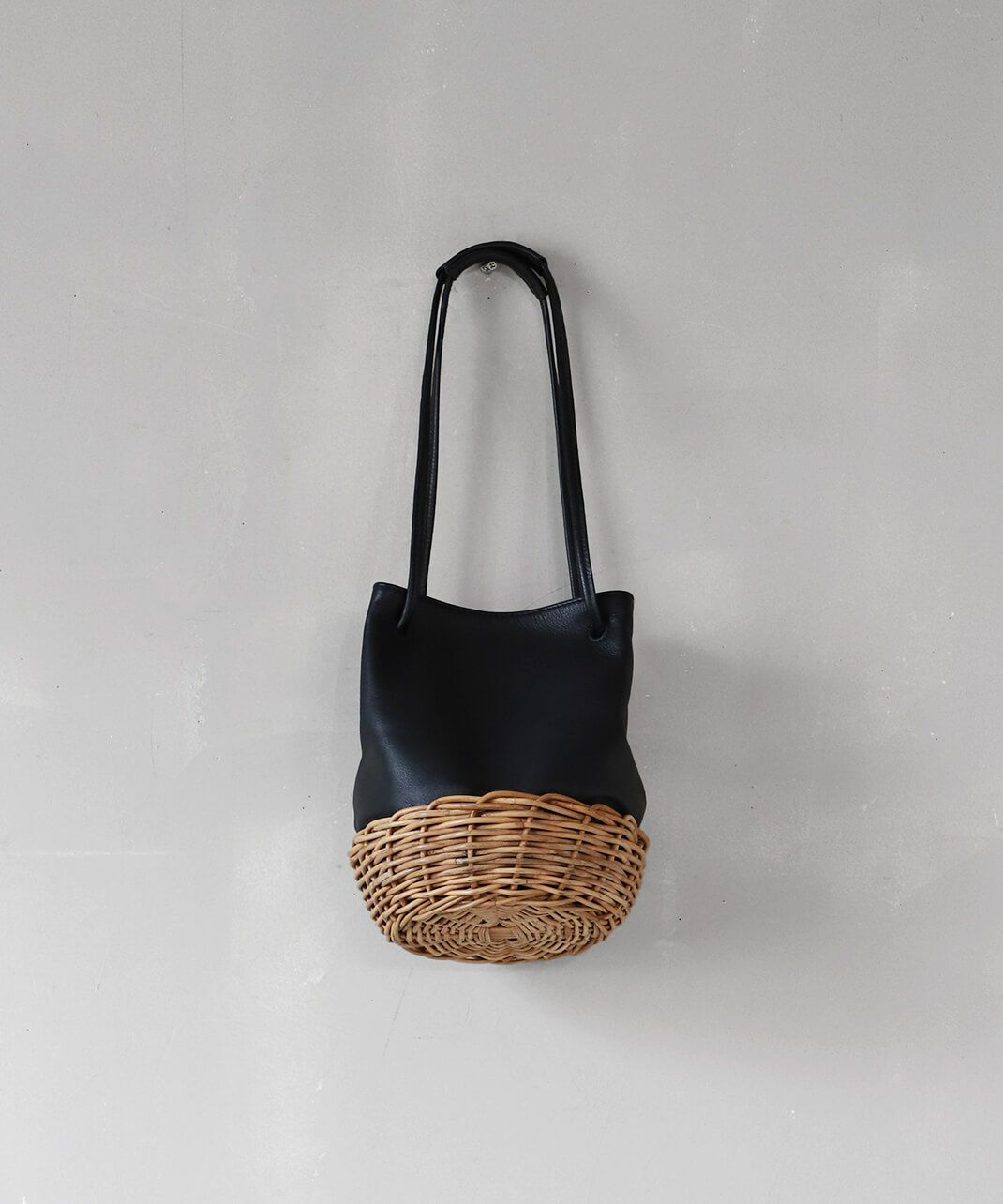 TIDEWAYアラログレザー2WAYショルダー M 紐を短くしたとき