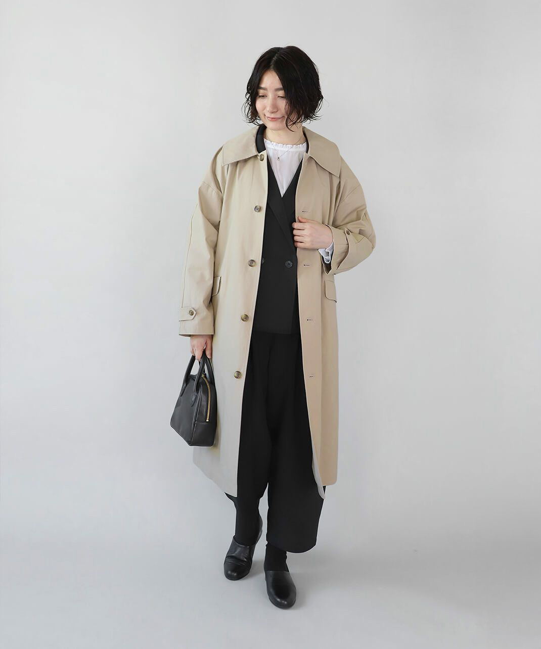 un cinq<br />
フォーマル対応<br />
ワイドカラーコート