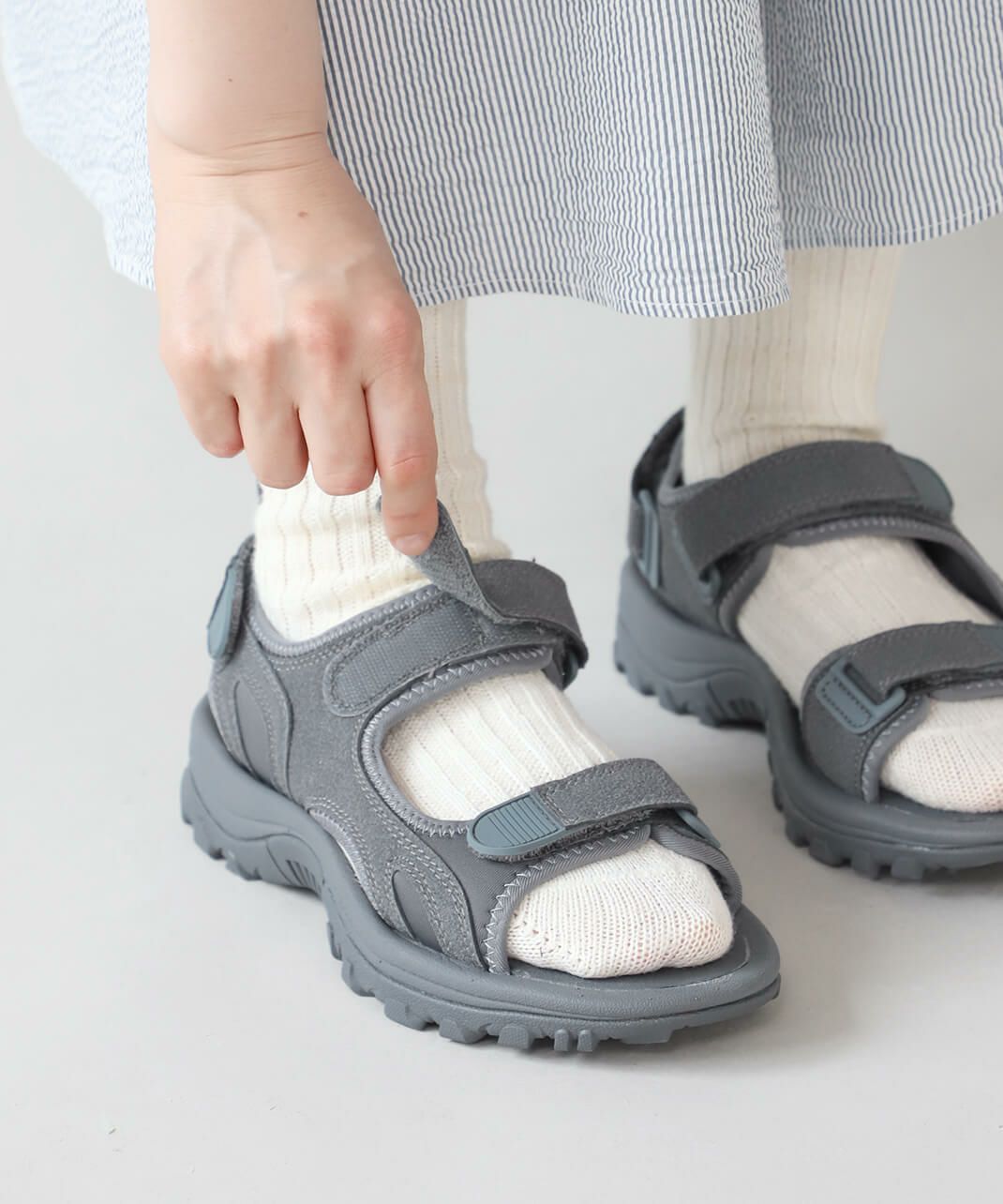 3点をしっかりとホールドするストラップ仕様