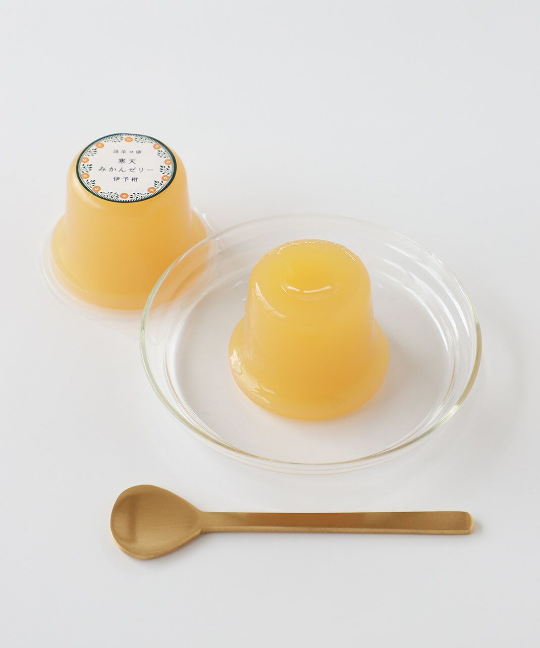 寒天の素朴な食感と柑橘の強い風味