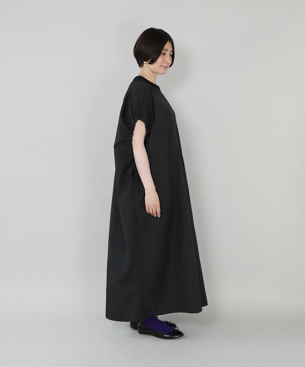 体型を拾いにくいゆったりシルエット