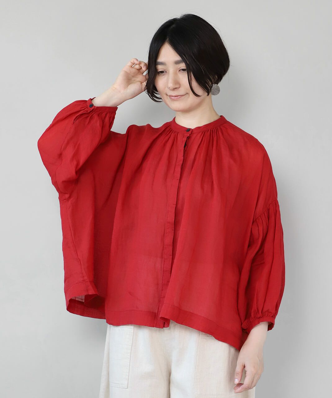 カットソーでありながらブラウスのように上品