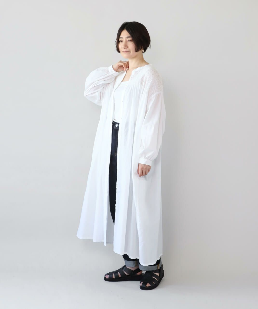 ボタンを開けて羽織りにも。
