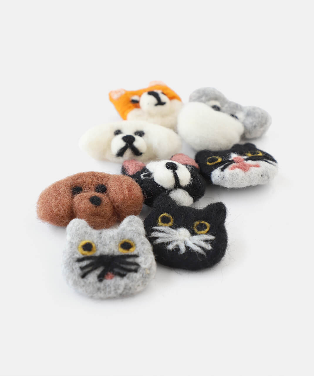 手作りのため、サイズや色・デザイン等の個体差が楽しめます。