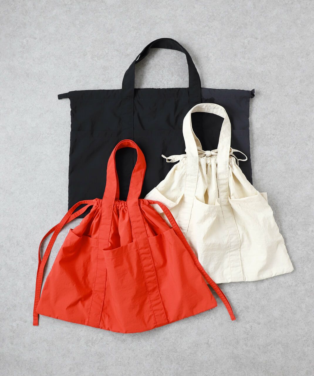 shesay<br />
撥水加工<br />
たっぷり荷物が入るトートバッグ