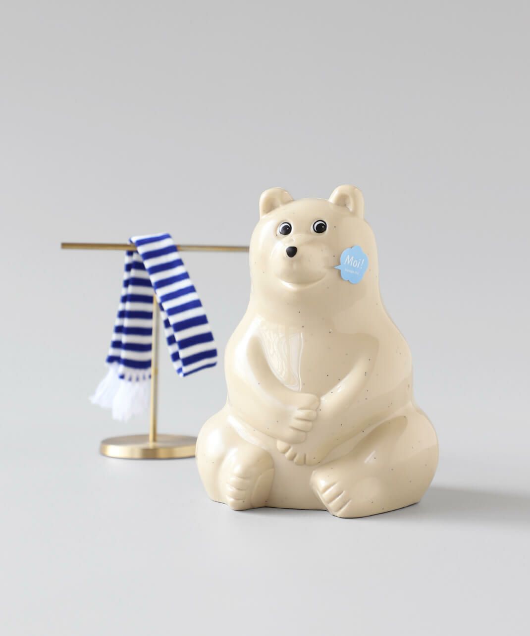 あっという間に完売の大人気シロクマ貯金箱