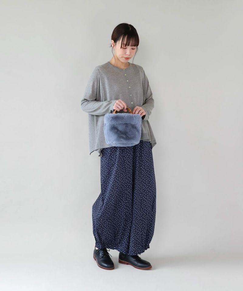 ショルダーバッグだけではなく、ハンドバッグとしても