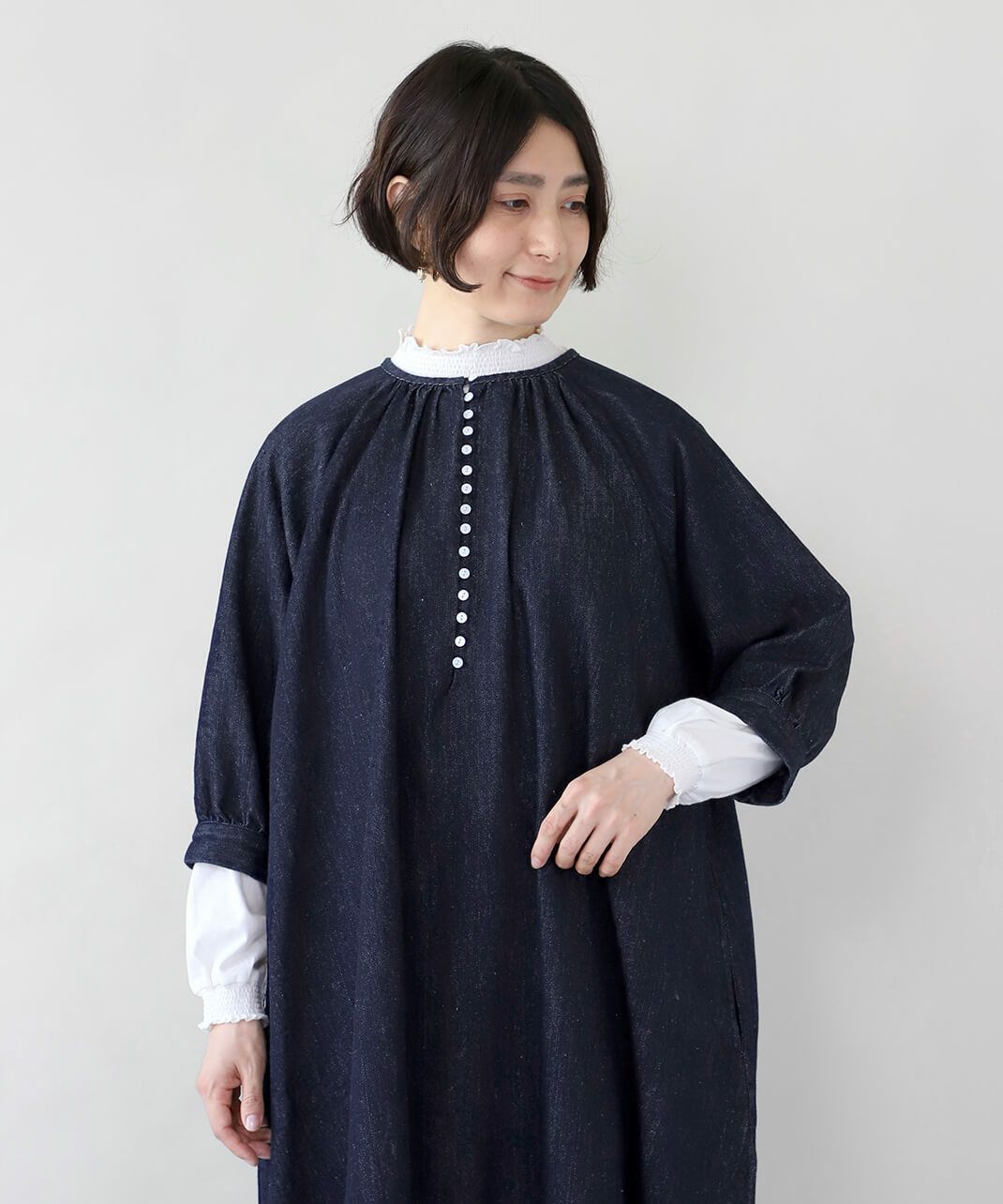 ギャザーによるフリルが可愛いです