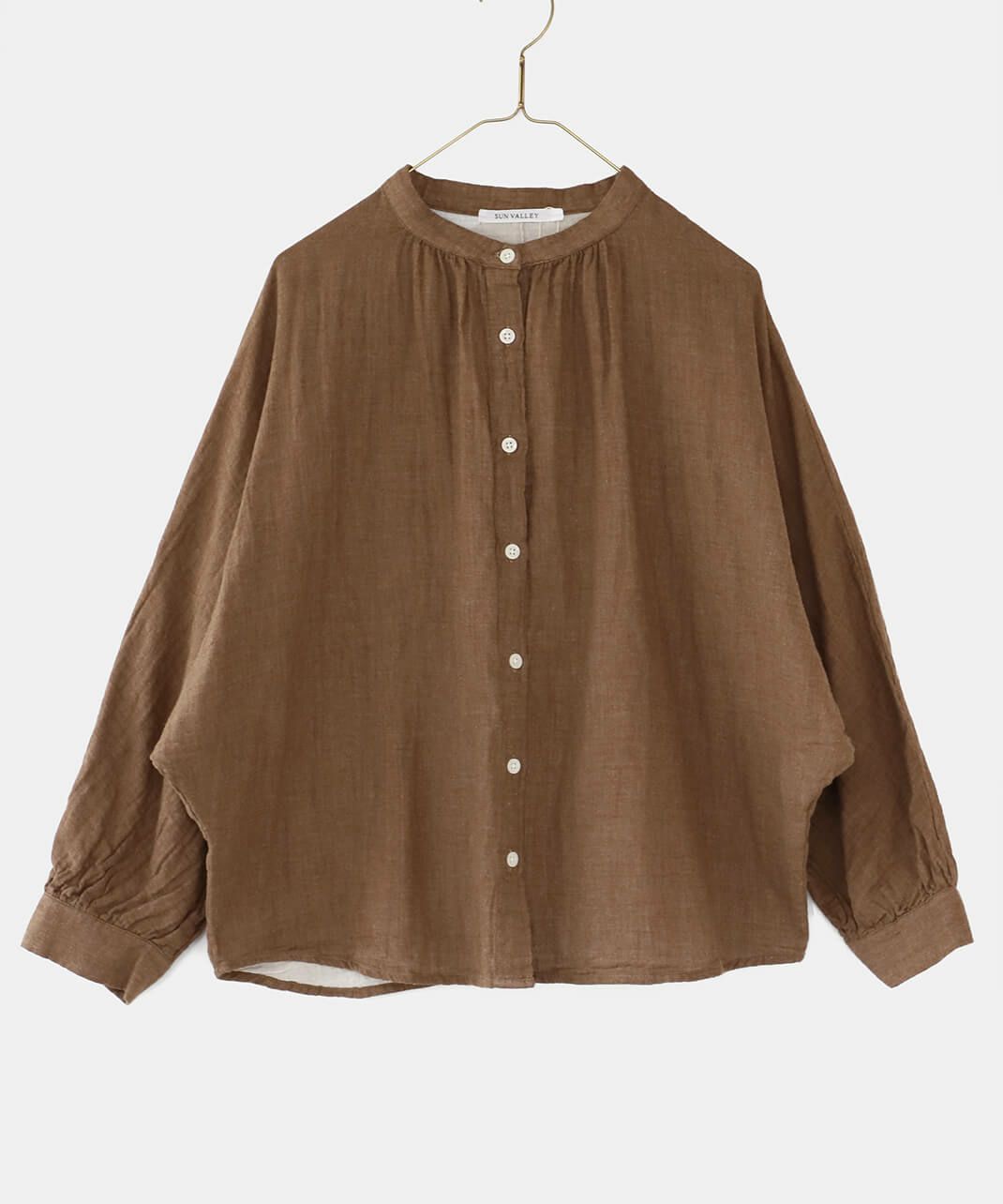 身幅とドルマンスリーブでゆったり