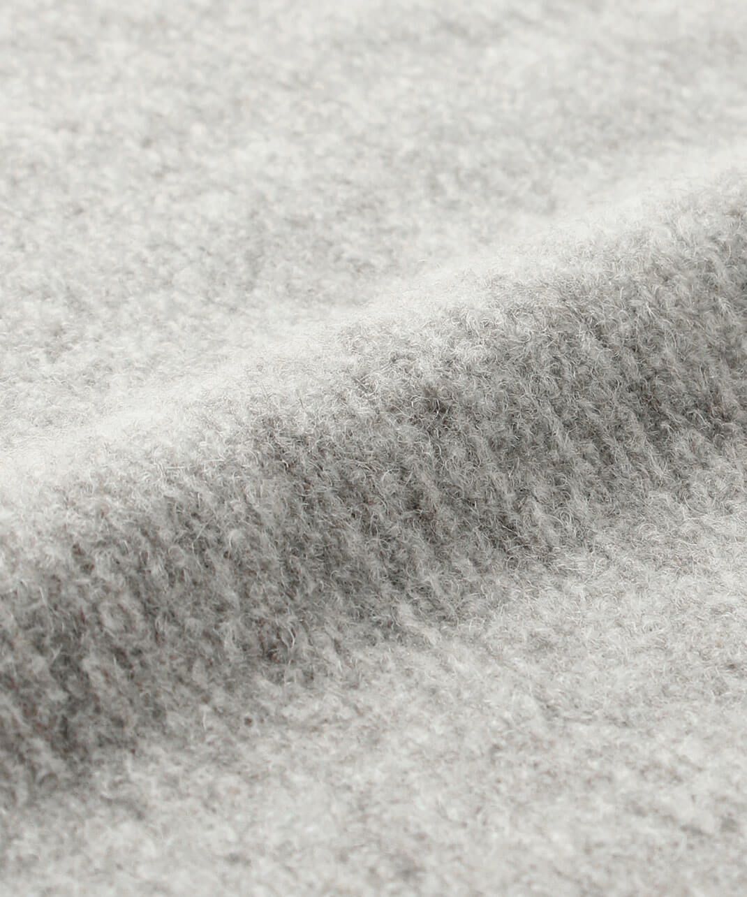 糸にせず繊維そのままを編み込んだスライバーニット。