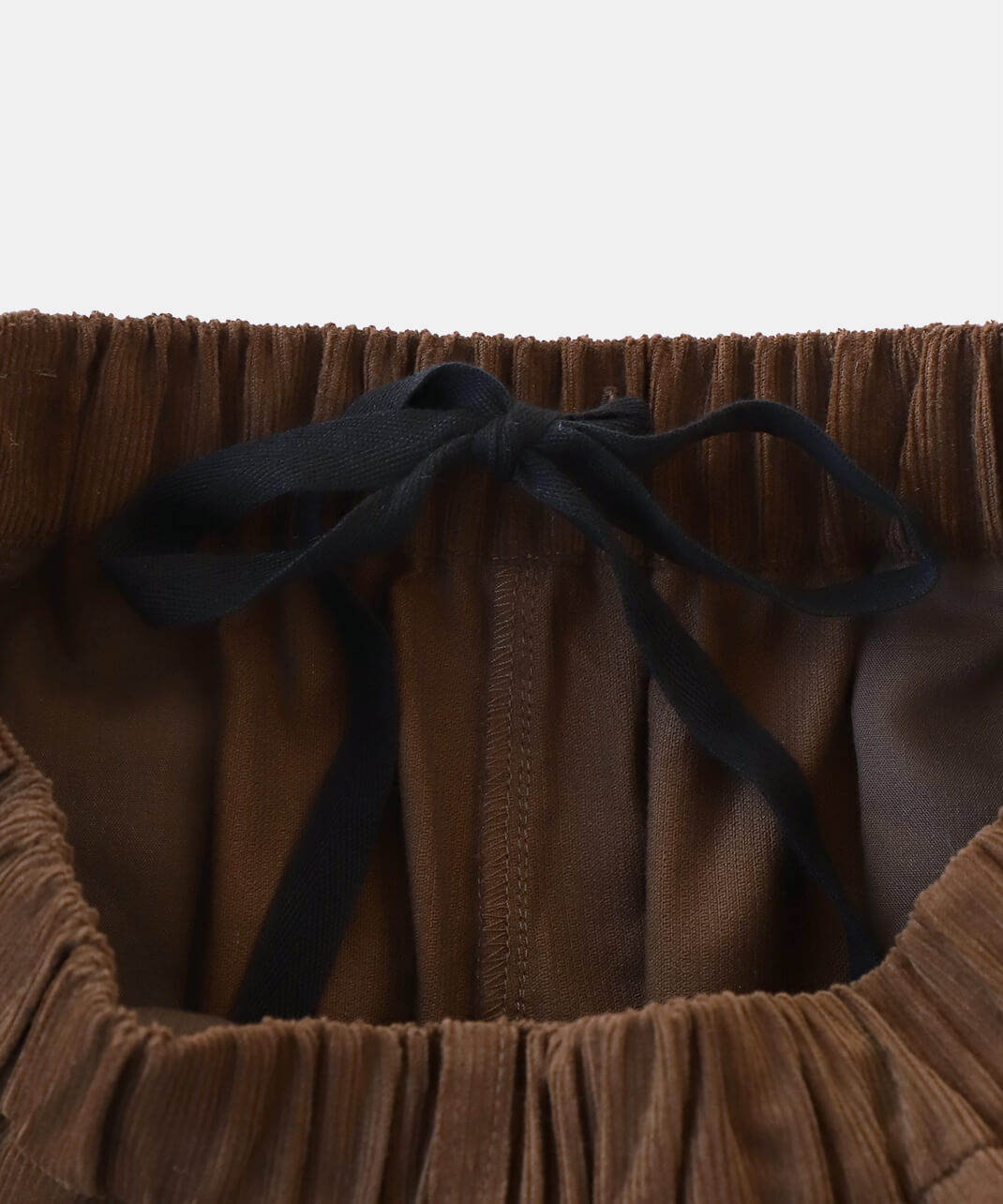 ウエストはゴム仕様＋内側にリボンが付き