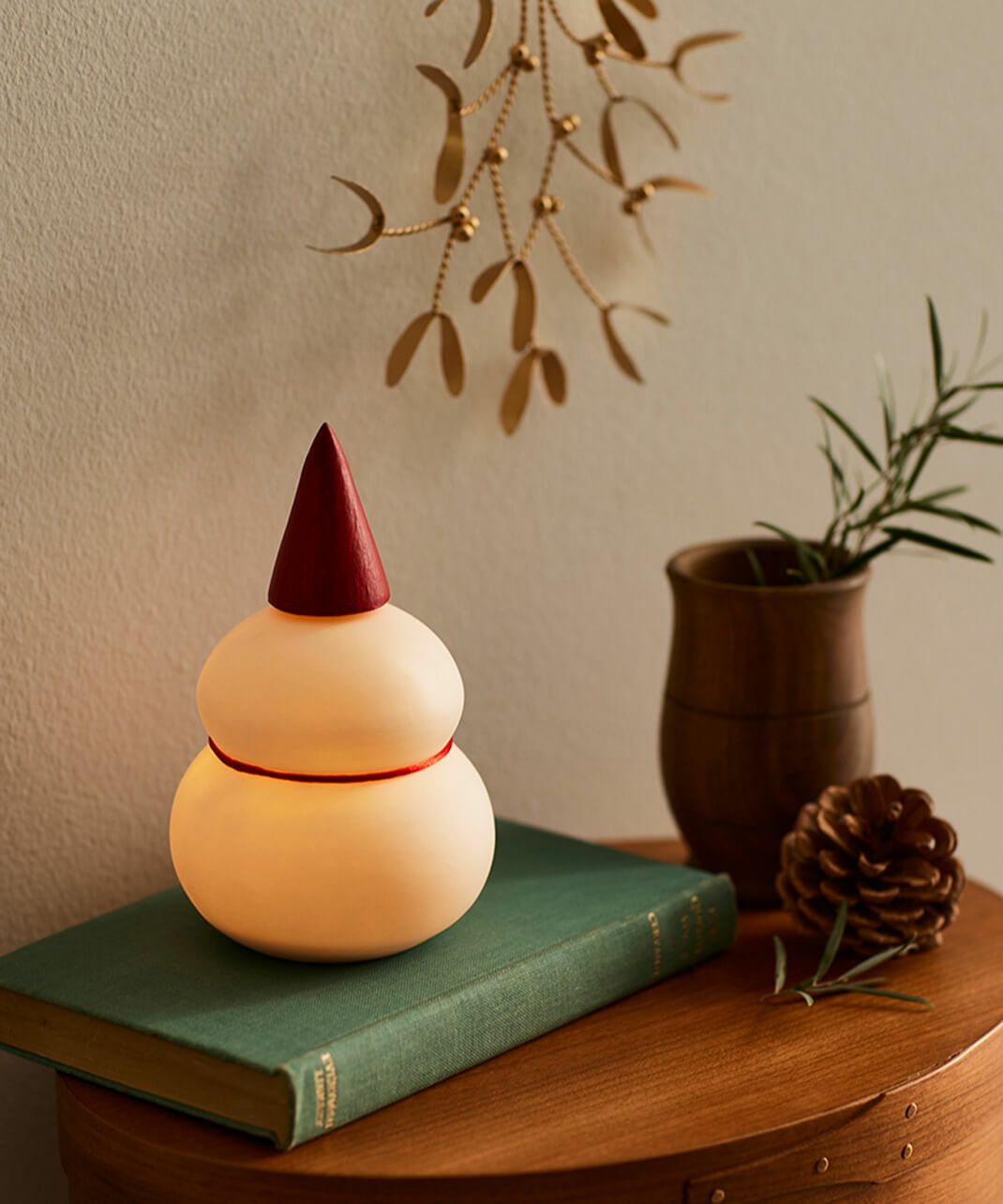 shesay<br />
鏡餅のオブジェとしても使える<br />
半磁器のLEDライト<br />
雪だるま