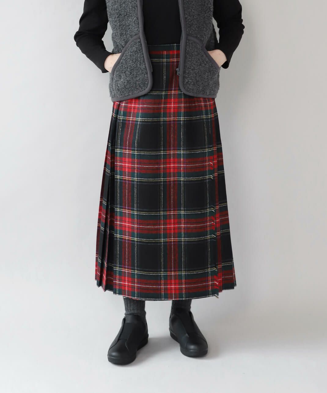 落ち感のある生地は綺麗なシルエット