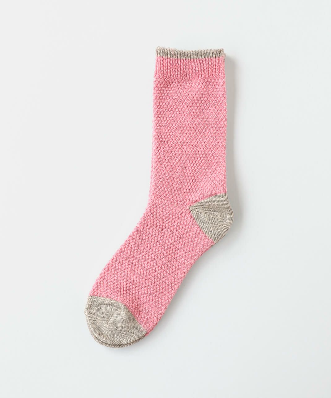 保温性に長けたアクリルウール糸とコットン糸を使用。