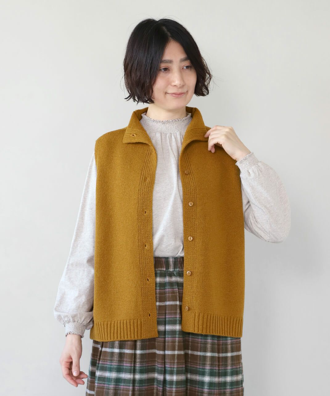 ボタンを前後どちらを前にしても着られる2WAY仕様