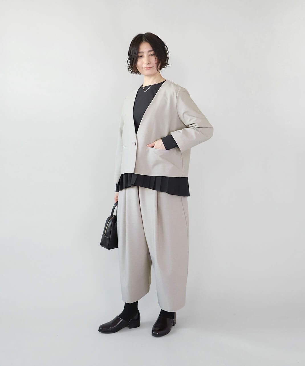 同素材のジャケットとセットアップ