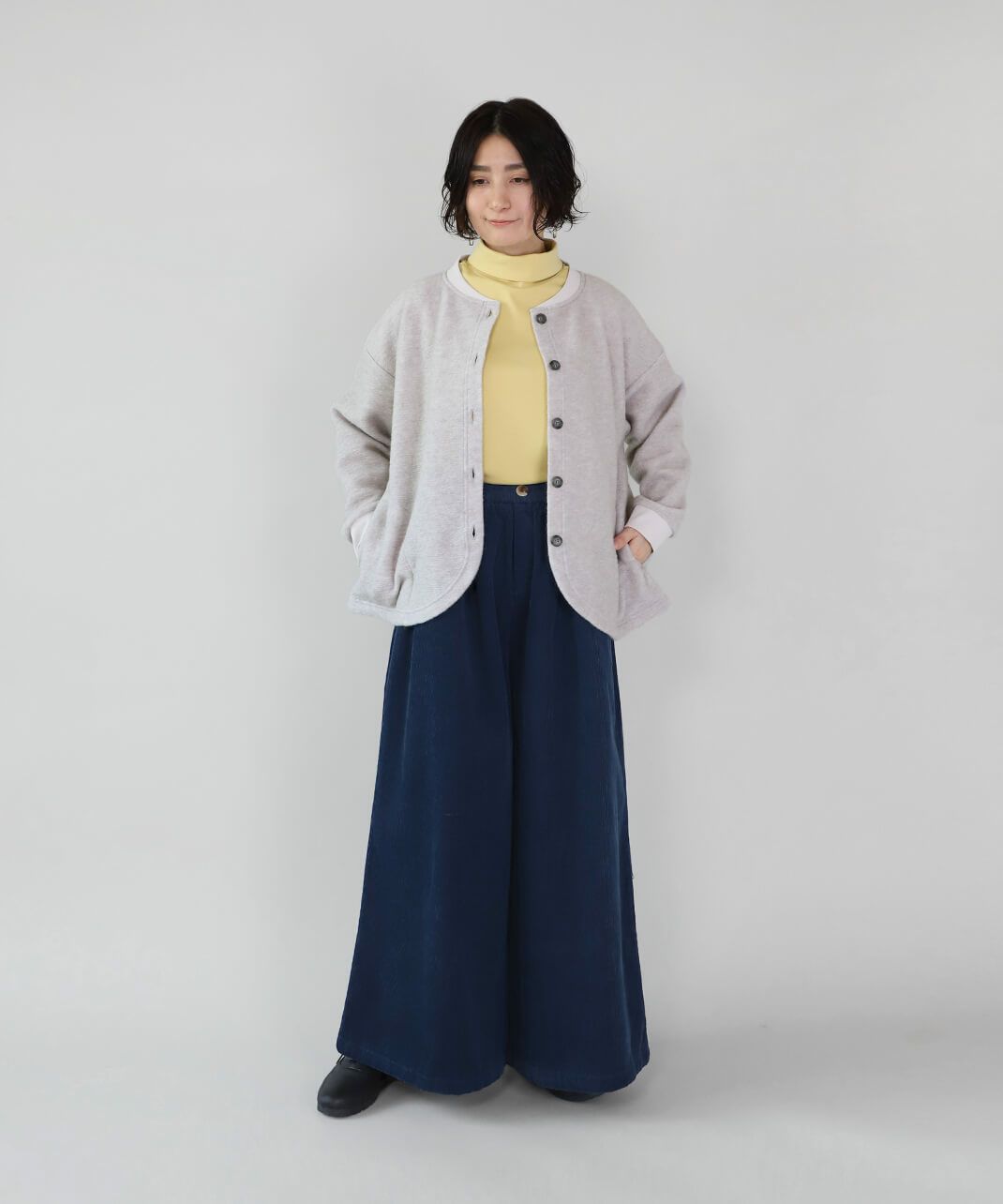 1枚でも着られるアイテムは3WAYで着こなせる