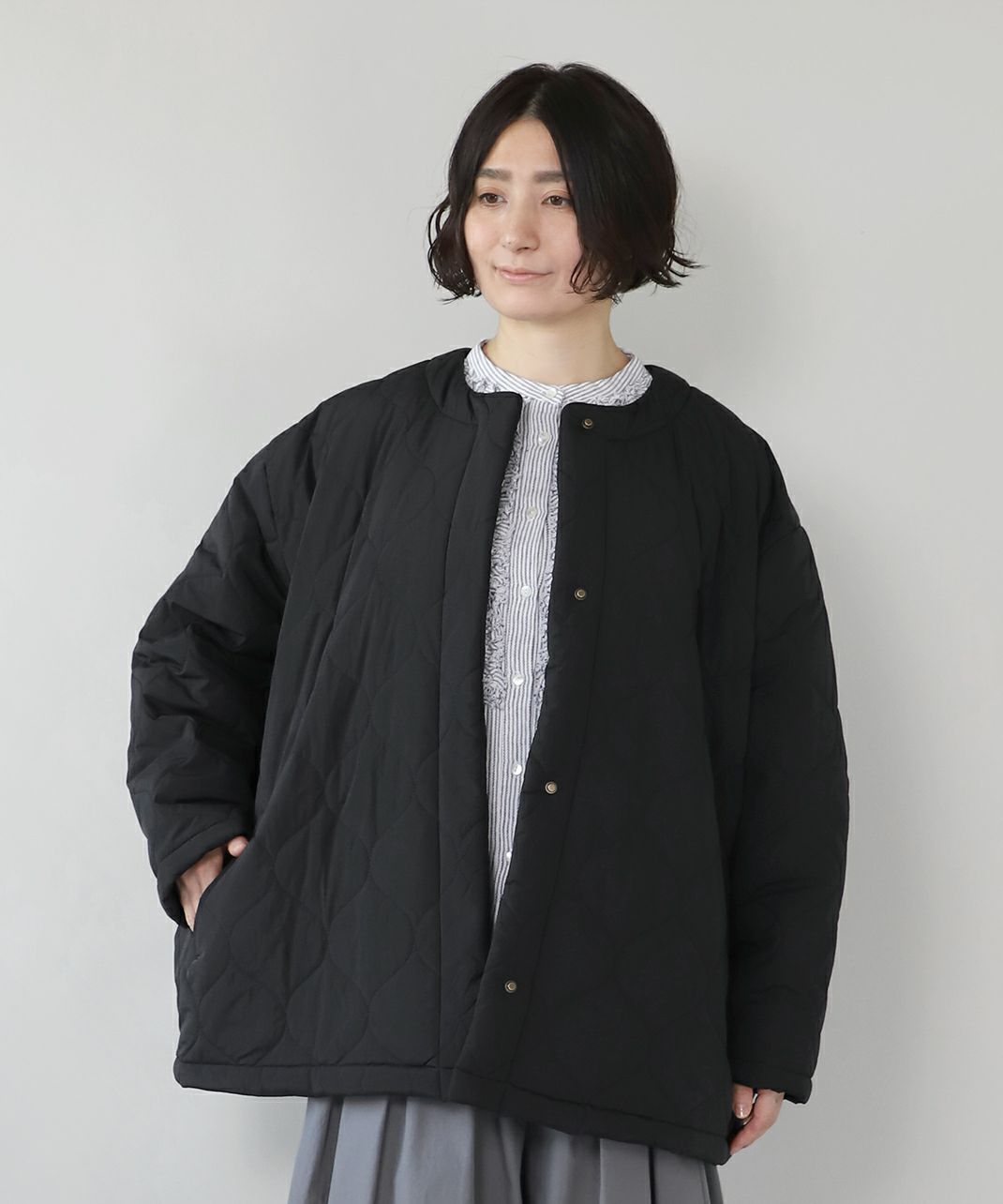 クルーネックとドロップショルダー