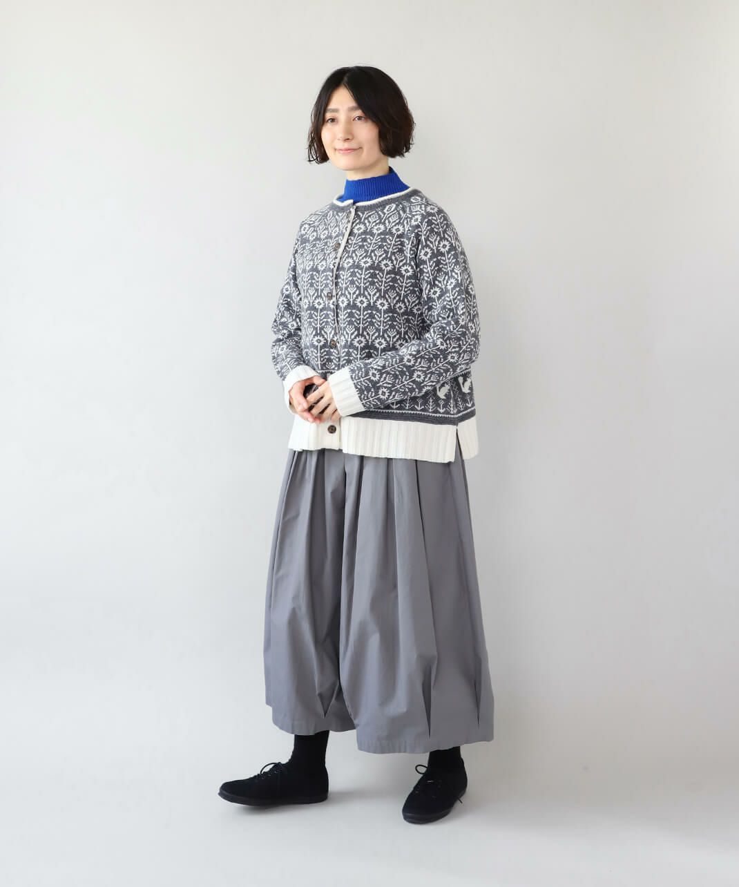 幅広いコーディネートに合わせやすい。