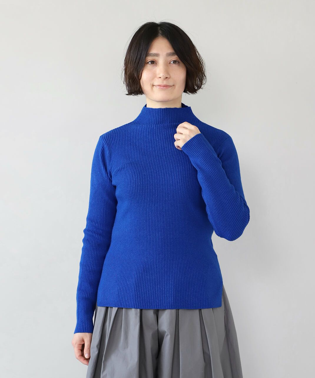 ボトルネックプルオーバー