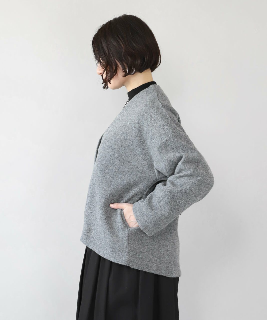 後ろ下がりのデザイン