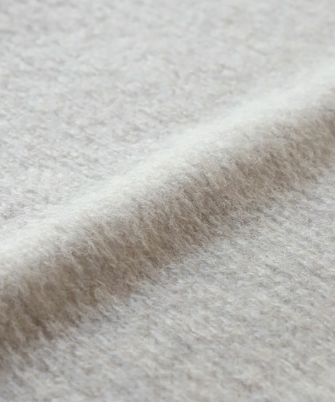 イタリア産のスライバーウールを使用した生地