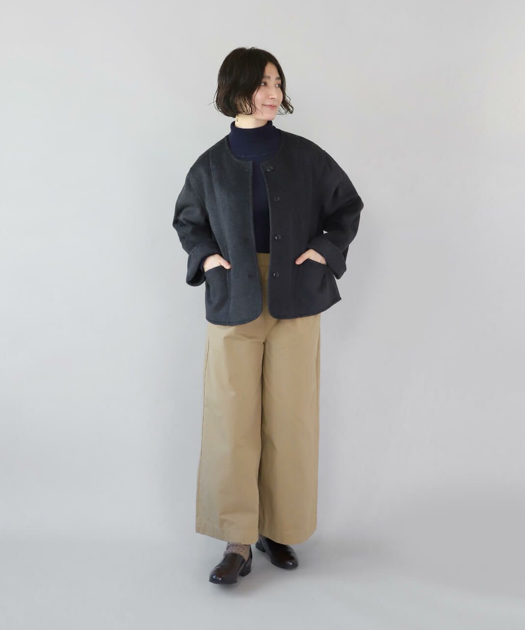 タートルネックやマフラーなど首元のおしゃれができる