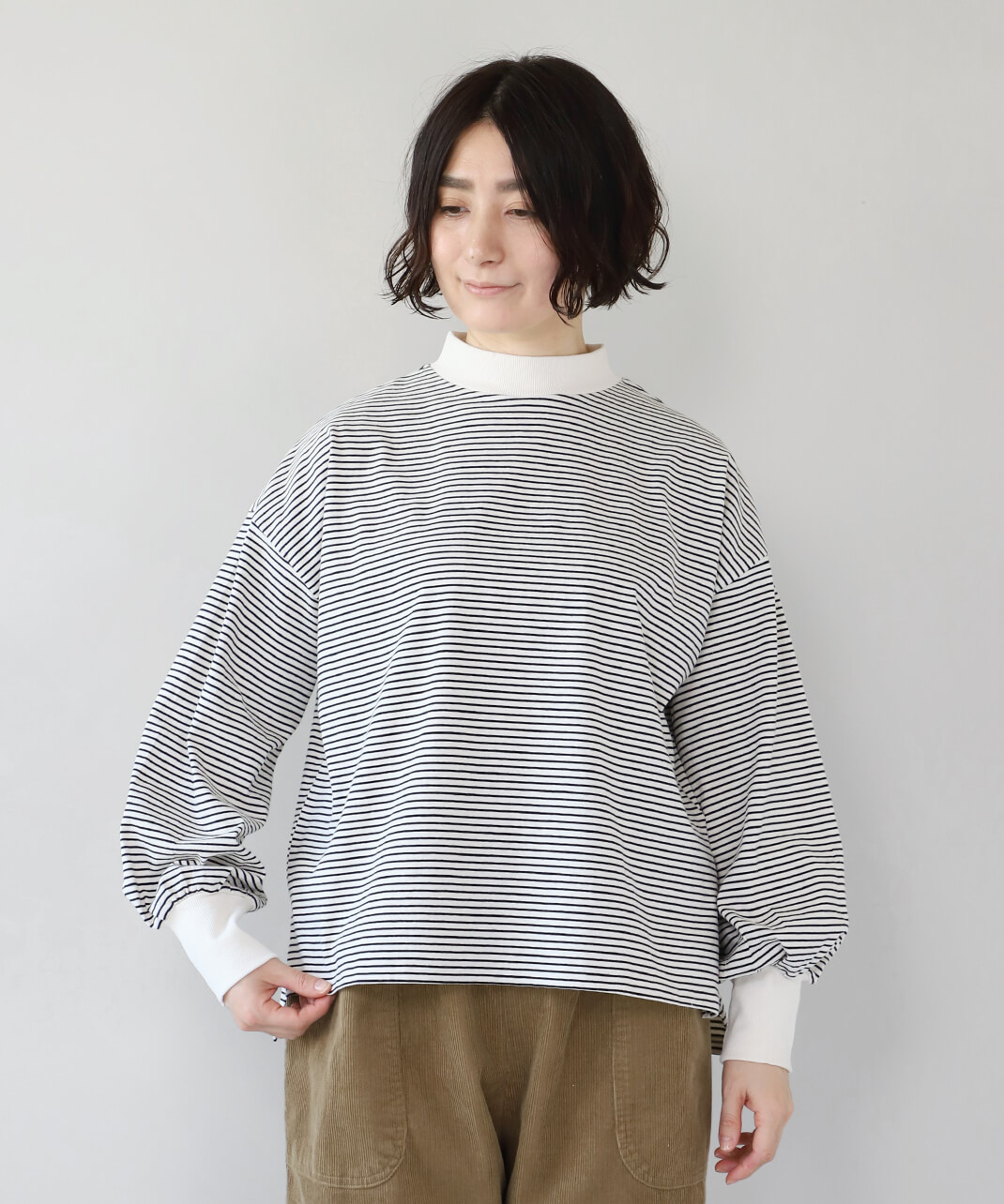 ボリューム袖のカットソー