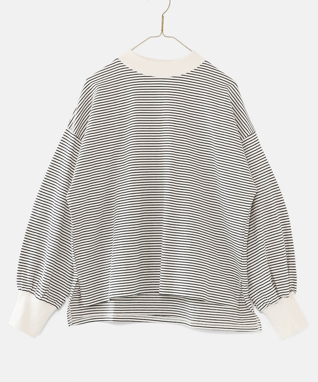 ゆったりとした着心地のカットソー