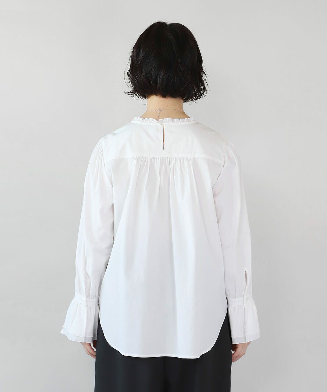 後ろの切替えにギャザー