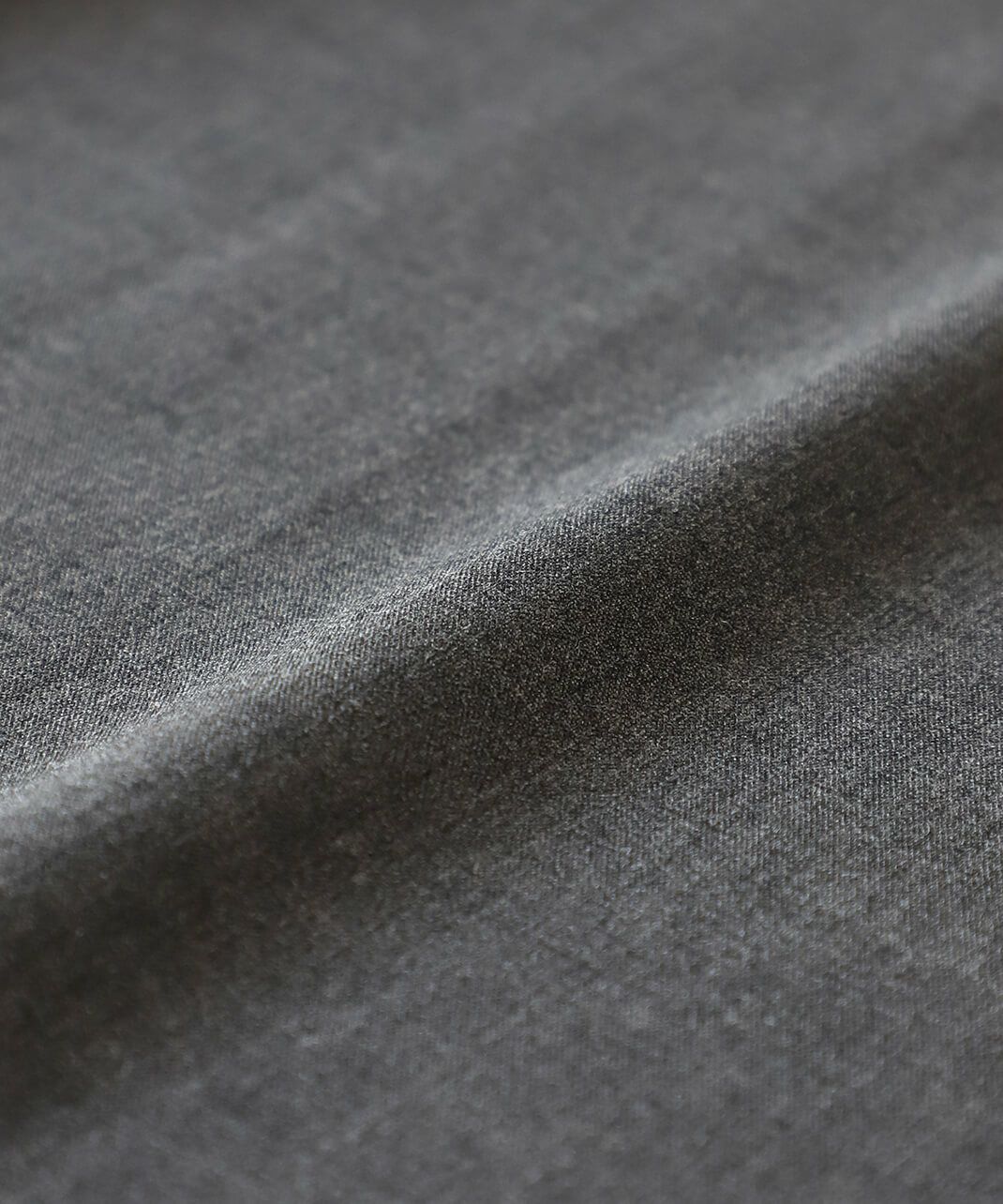 毛羽立ちが少ないハリのある生地を使用しています。