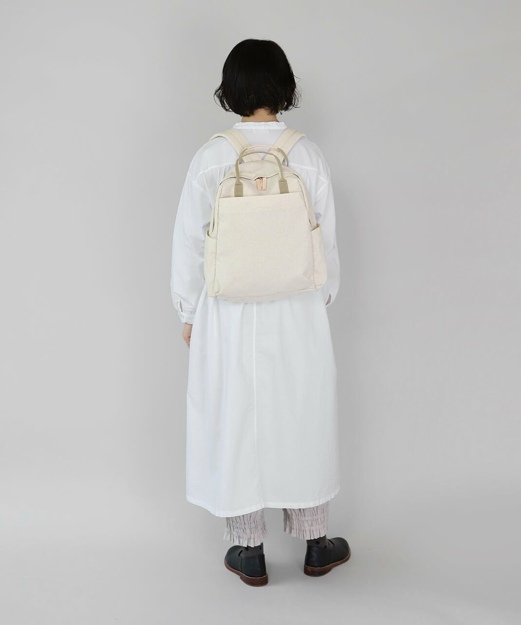 ミニポーチ付き。