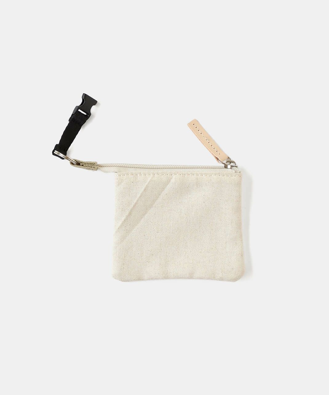 ミニポーチ付き。