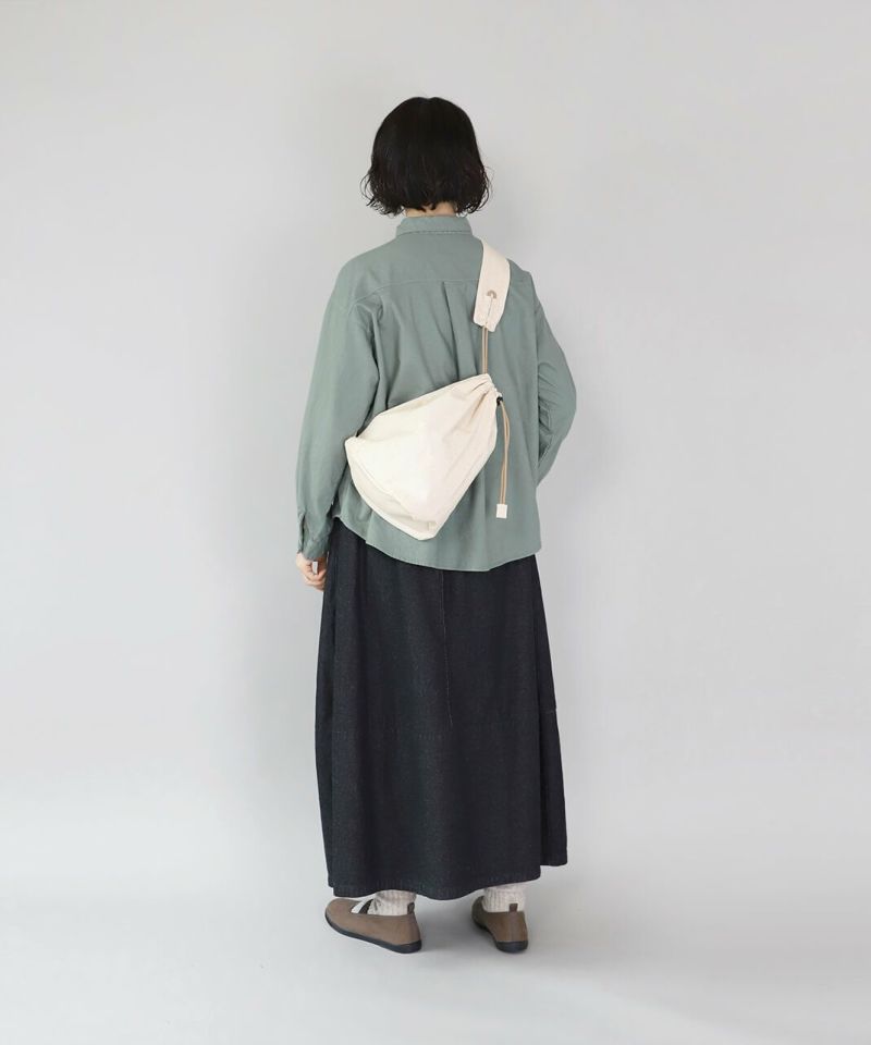 ミニポーチ付き。