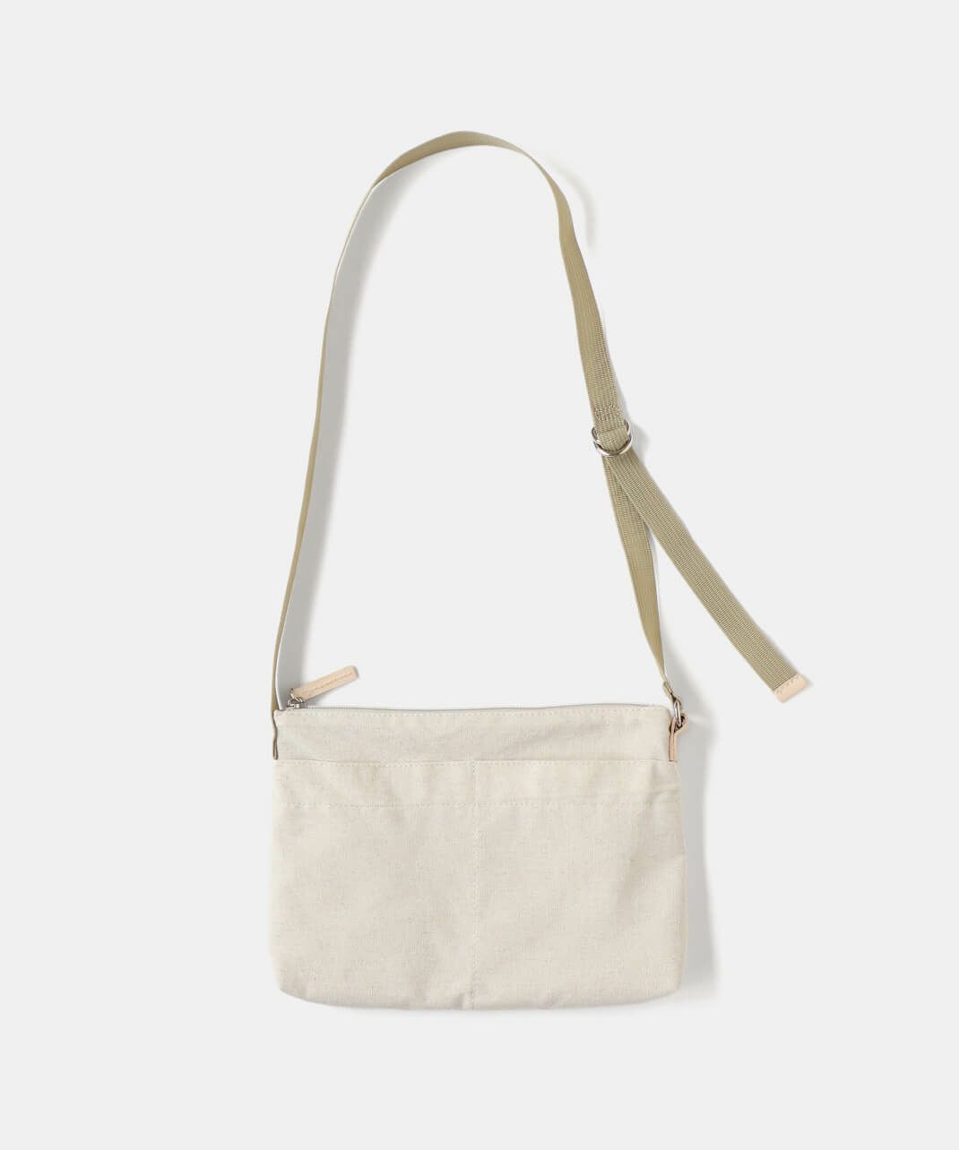 カジュアルにもナチュラルにも馴染み、日常使いしやすい