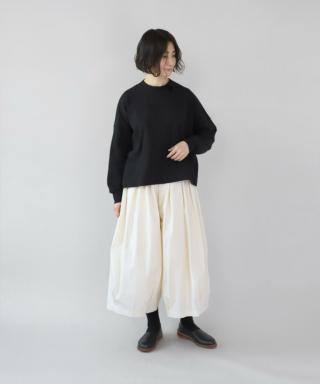 リブデザインがコーディネートのさりげないポイント