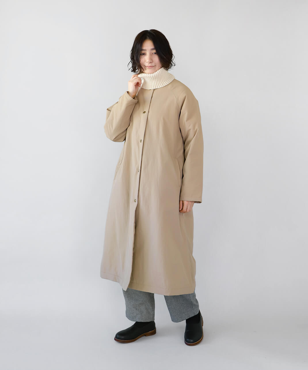 ノーカラーデザインが、上品で可愛い