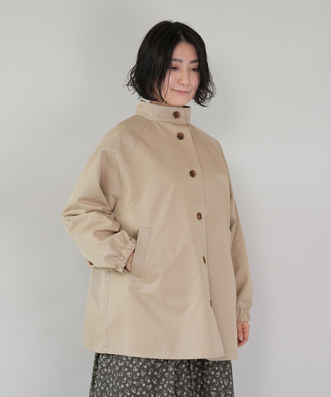 ほどよいハリと上品な落ち感のあるジャケットです