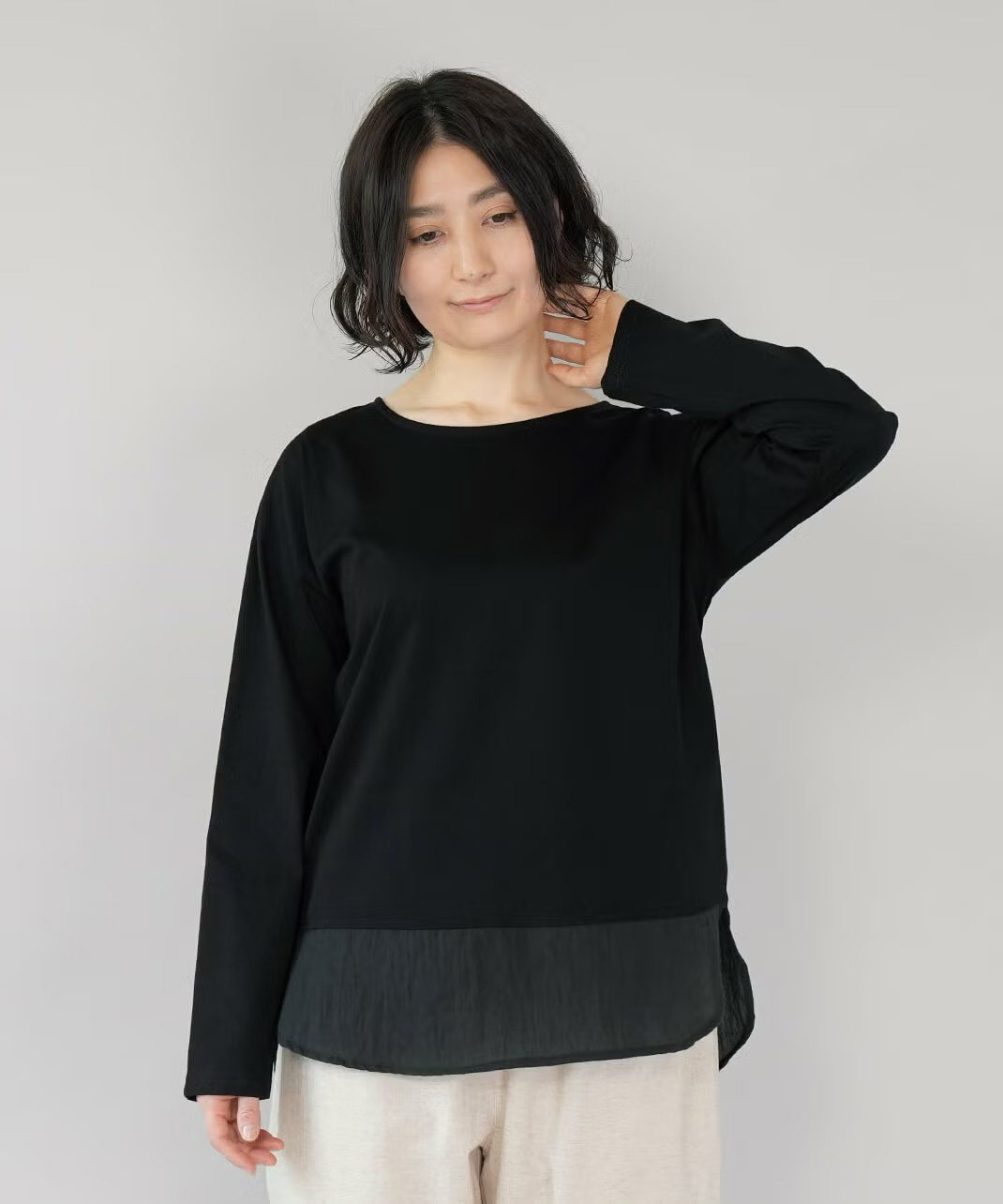 身頃にはストレッチの効いた天竺素材