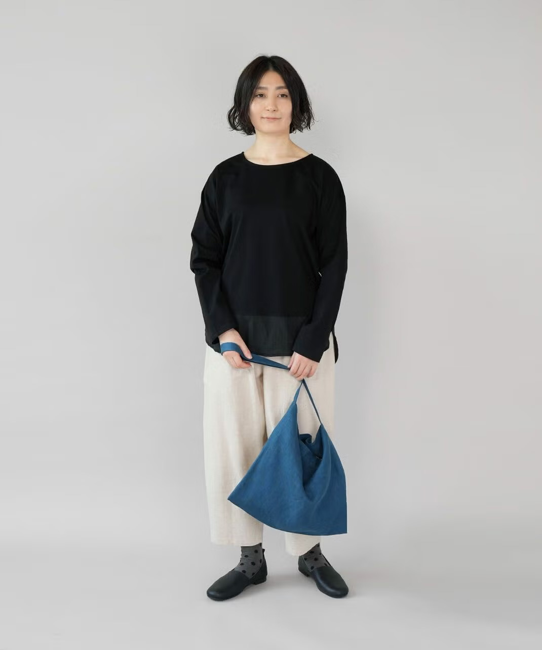 カットソー1枚で着てもおしゃれ