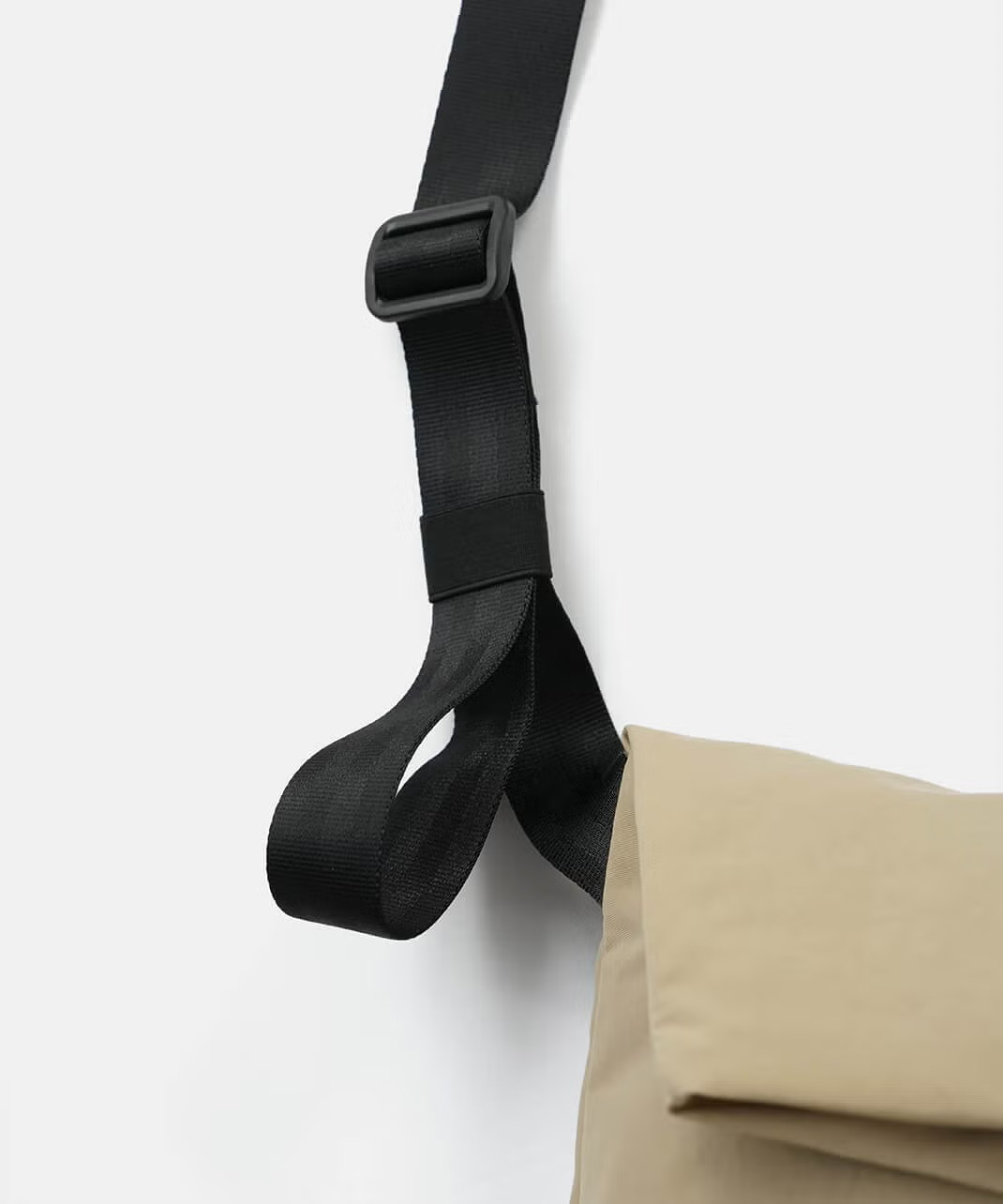 ショルダーストラップは長さ調整が可能