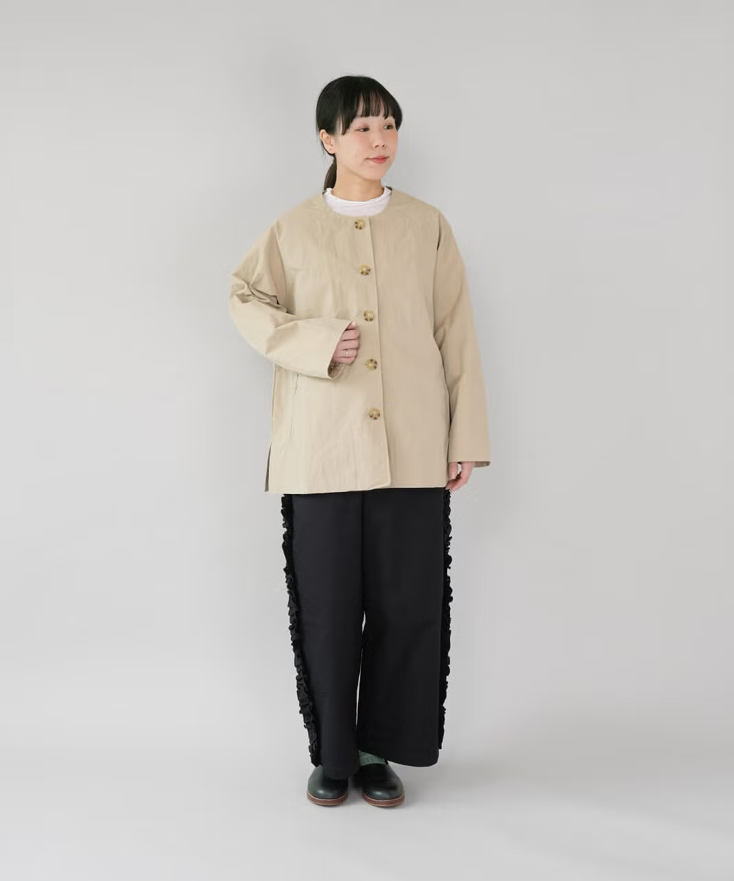 甘くなりすぎず、大人っぽい装いにも