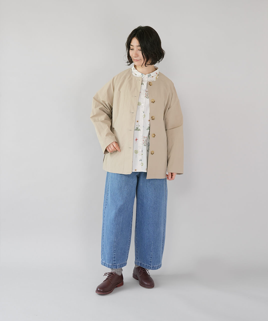 すっきり首元がどんなインナーと合わせやすい