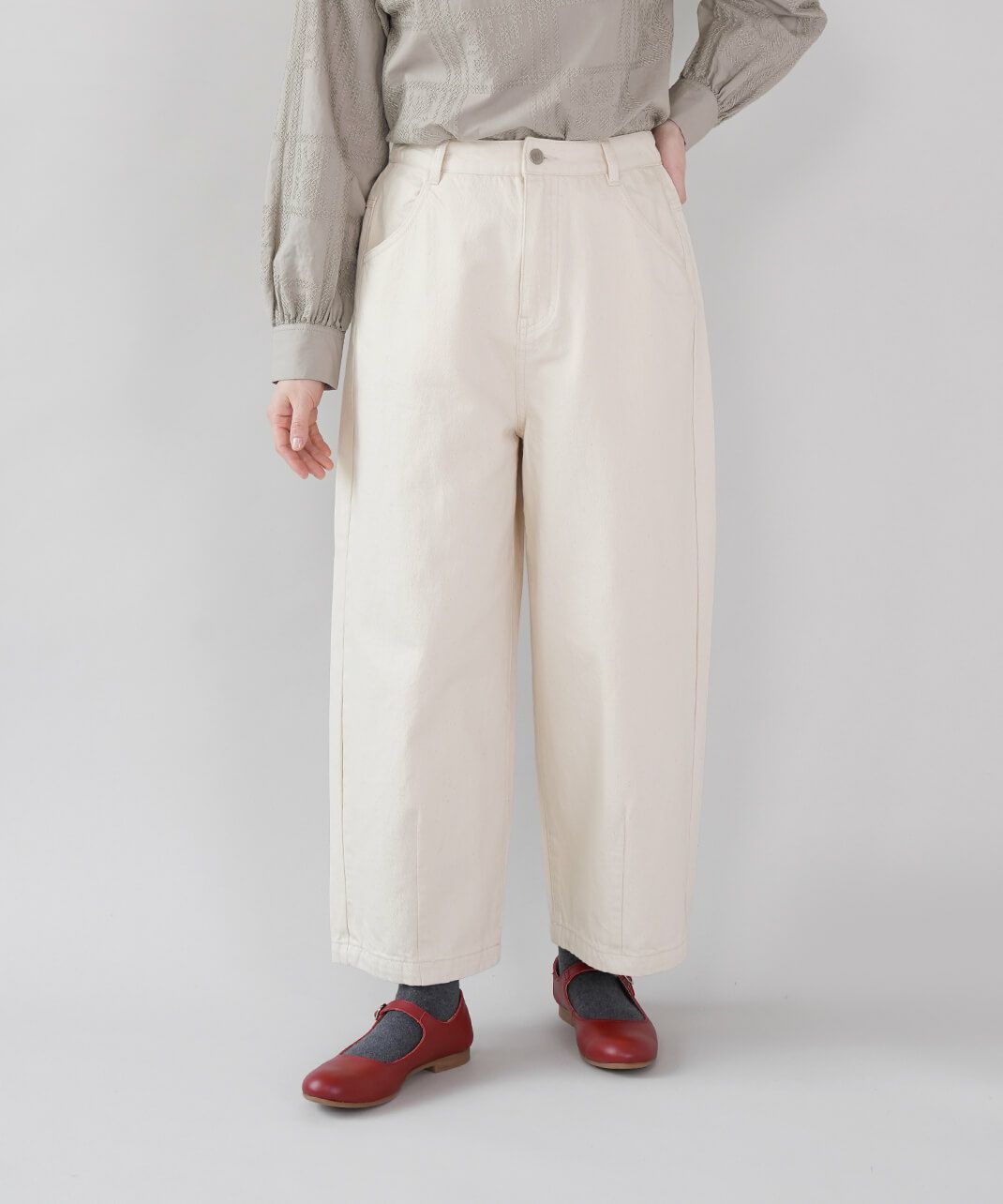 HEAVENLY<br />
10オンスデニムの<br />
ハイウエストカーブパンツ