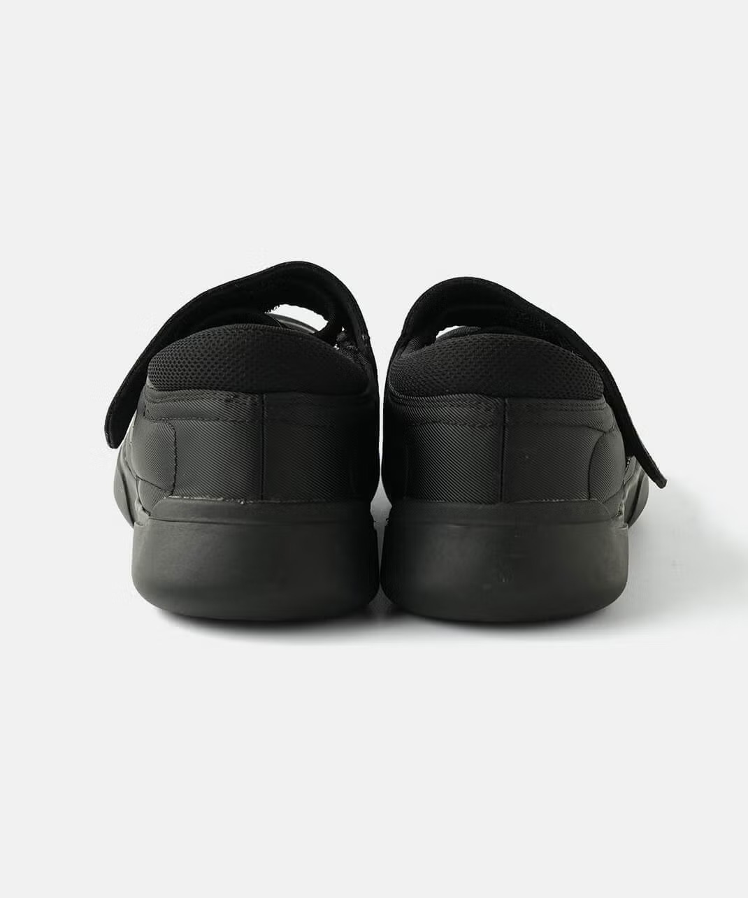 色や跡が残るのを防ぐノンマーキング仕様