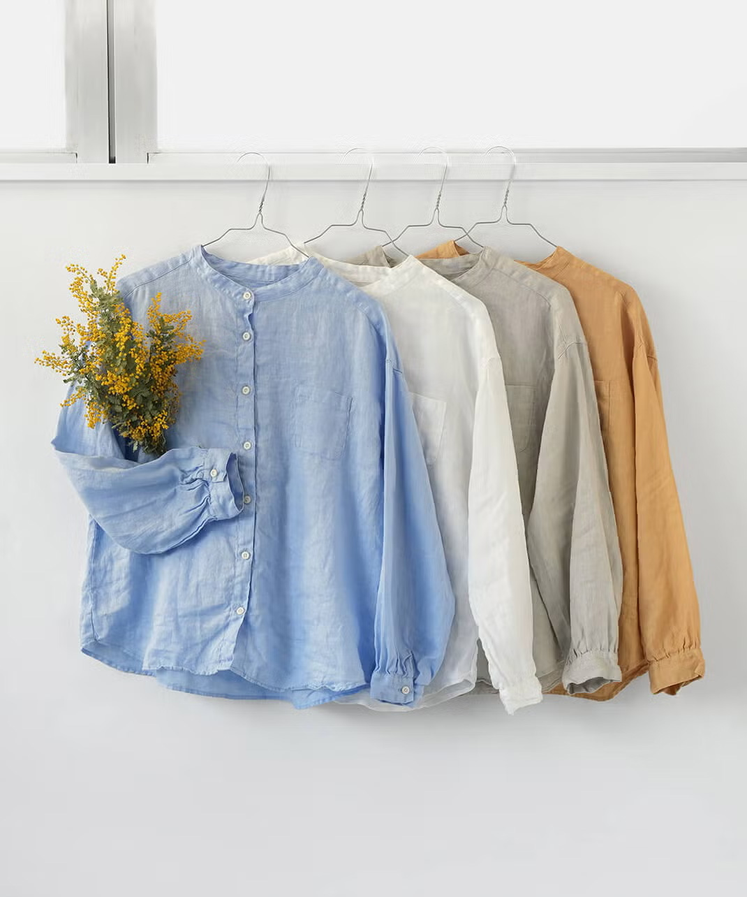 生地は国内の職人の手で製品染めされた生地