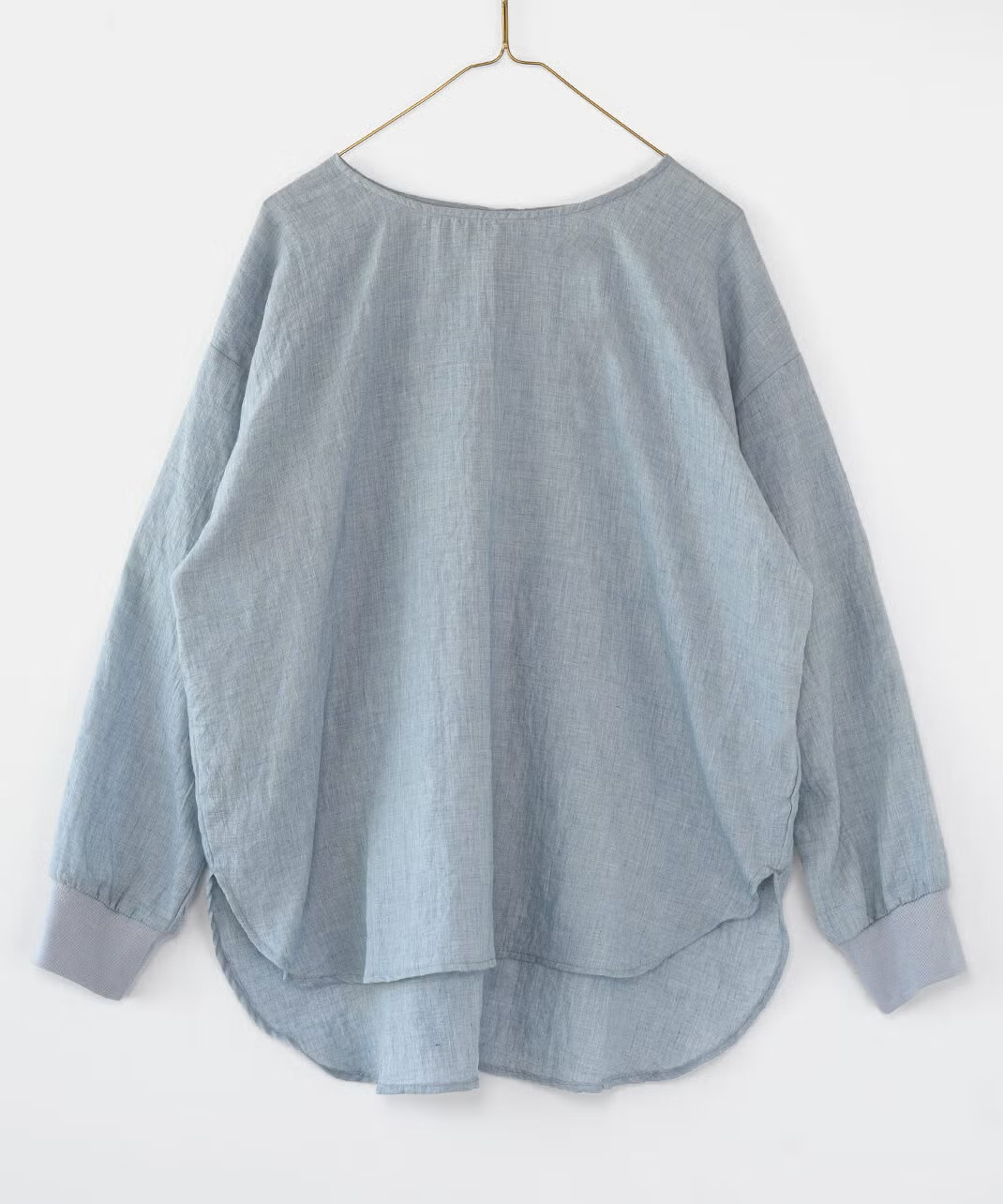 ひんやりとした肌ざわり