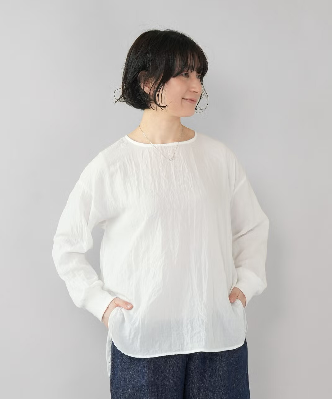 リップル素材のプルオーバー