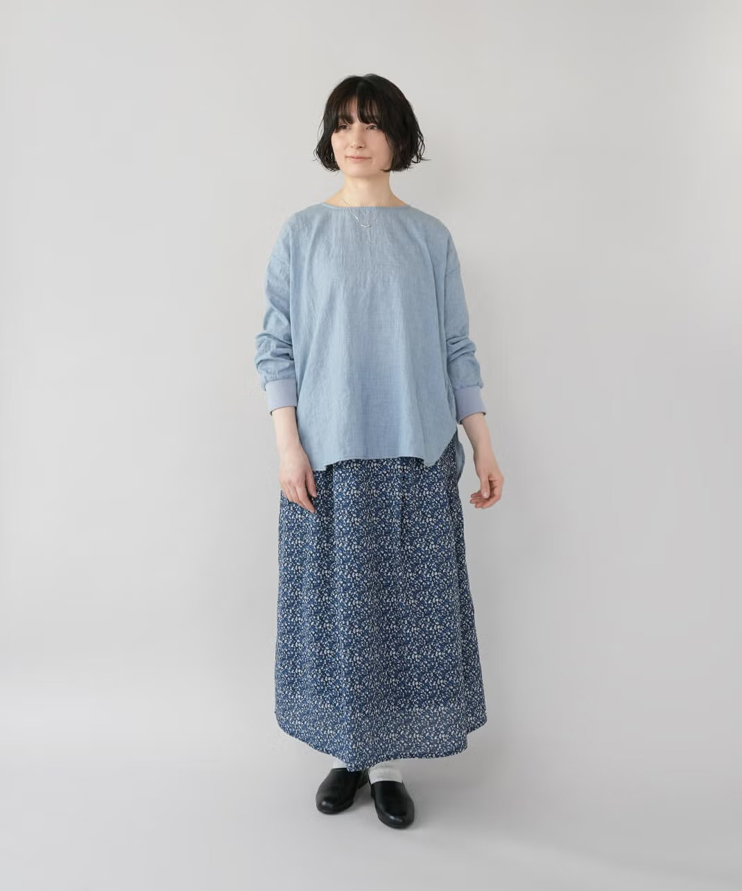 パンツにもスカートにも似合う